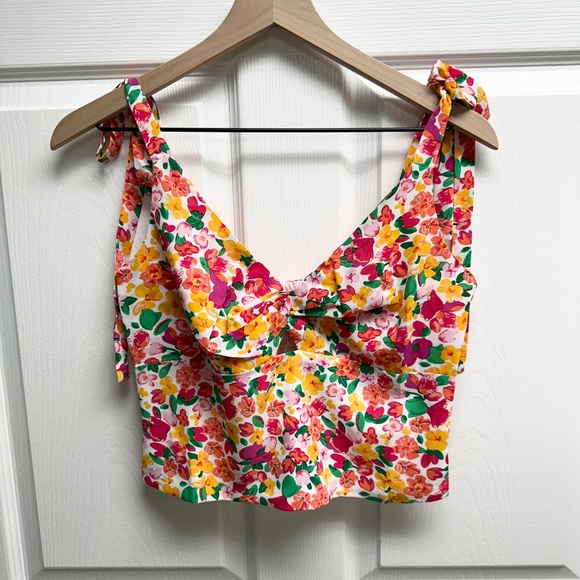 Lulu’s Ivory Floral Twist-Front Tie-Strap Top - Picture 4 of 6